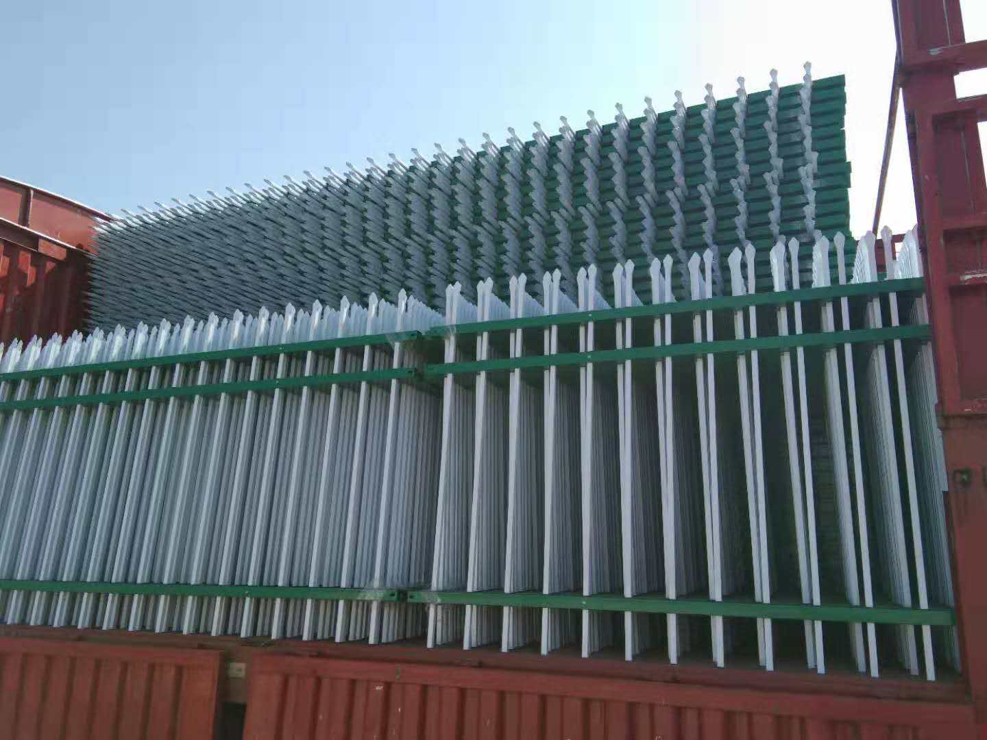 新蔡污水處理廠圍欄到貨白綠色